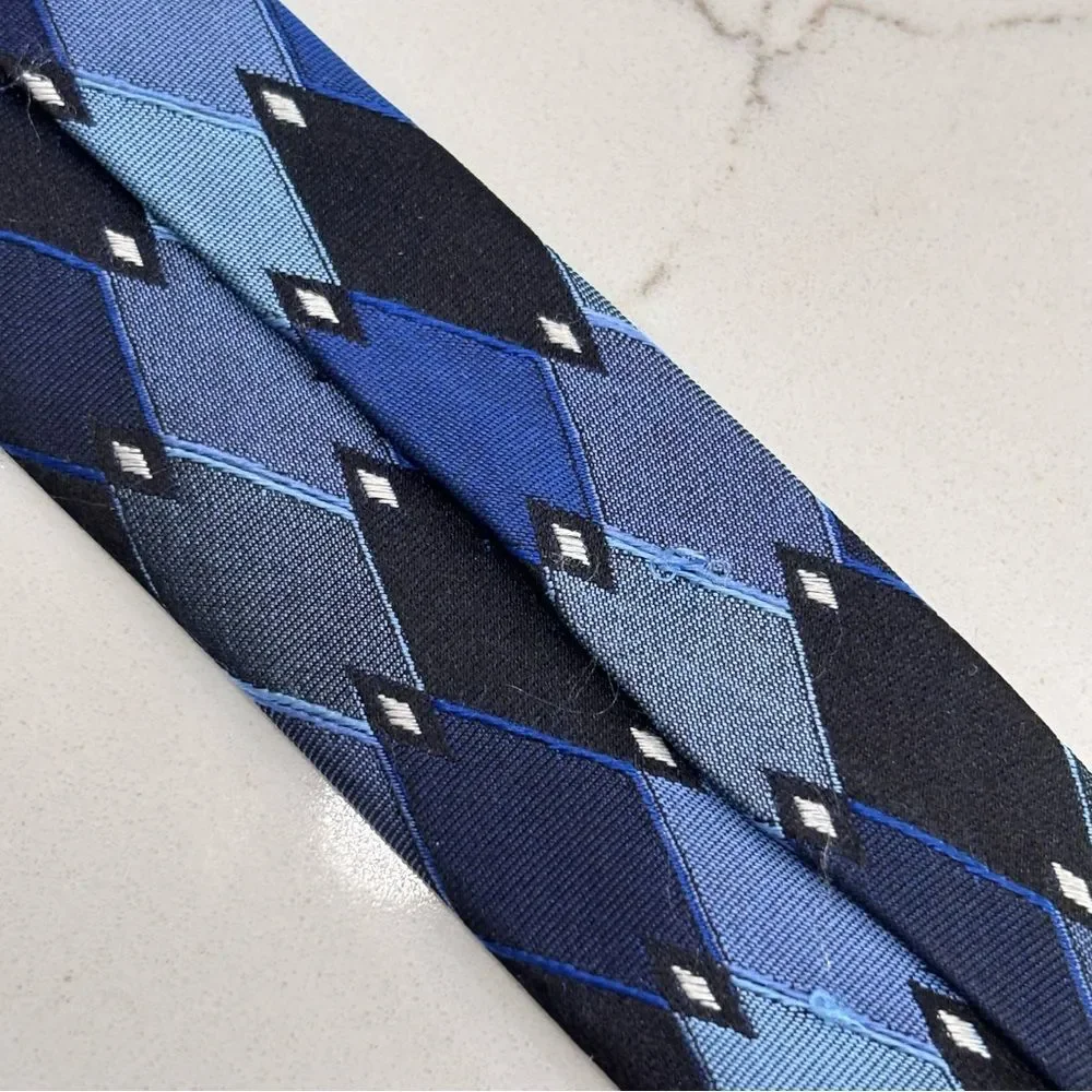 Arrow Men’s Blue Argyle Pattern 100% Silk Tie with Navy Diamonds Classic Formal